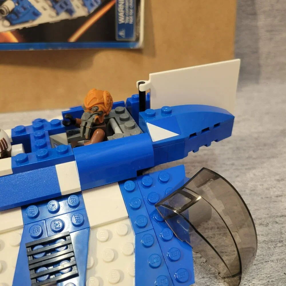 Lego Star Wars Plo Koon Jedi Starfighter- 8093 - Picture 3 of 6